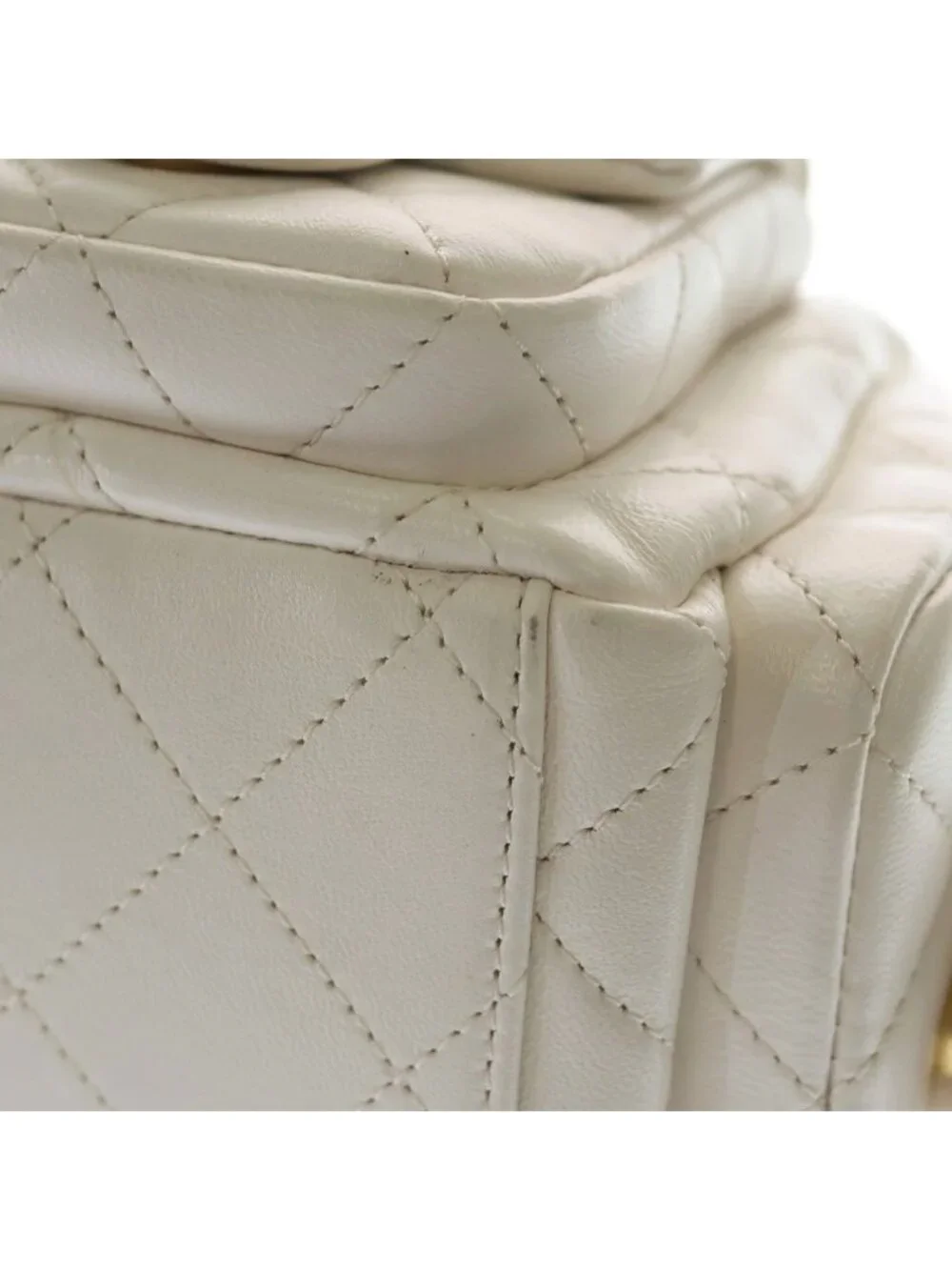 Chanel Quilted Large Hobo Chain Shoulder Bag Lambskin Gold White